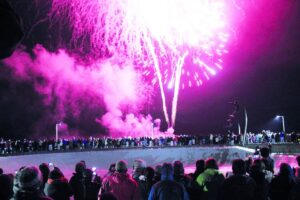 Con Amar Azul y show pirotécnico finaliza hoy aniversario 106 de Natales