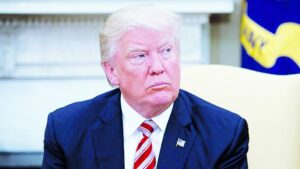 ¿Se puede abrir un juicio político contra Trump por despido en el FBI?