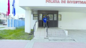 Sujeto detenido por robar botellas de vino desde hotel