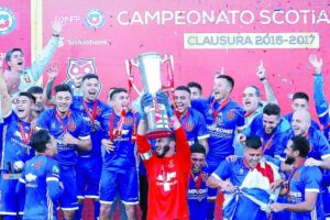 Los campeones que están a un paso de la despedida en la U