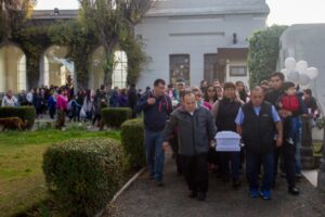 Más de un centenar de personas  despidió a la pequeña Ailyn Catalina