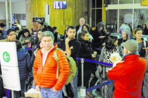 Emergencia generó caos en el aeropuerto  y obligó a reprogramar y desviar vuelos