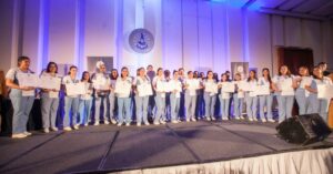 Más de 500 profesionales y técnicos se titularon en la UMAG