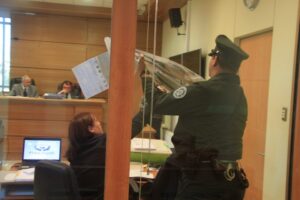 Cerca de 3 años deberá pasar privado de libertad imputado que repelió a disparos corte de luz en su vivienda