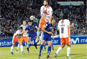 La U goleó, acabó con sus fantasmas y quedó puntero a la espera de  lo que haga Colo Colo