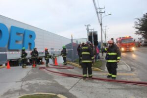 Más de mil personas evacuadas por emergencia en el mall