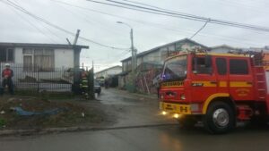 Con daños parciales resultó vivienda siniestrada en el sector sur de Punta Arenas