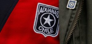Funcionarios aduaneros cumplen cuarto día de paro generando complicaciones en el comercio