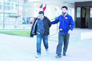 Trabajador que perdió su brazo en máquina moledora de carne ahora fue enviado a la cárcel por abuso sexual