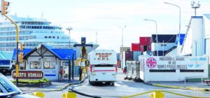 Crisis económica mantiene paralizado y  sin embarcaciones al puerto de Ushuaia