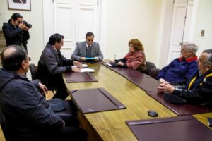 Jubilados del 4% lograron concretar cita con Flies y le aportaron antecedentes