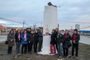 Club de Leones instaló placa conmemorativa por 100 años del leonismo