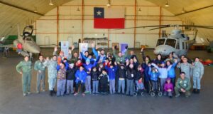 Niños del Centro de Rehabilitación “Club de Leones Cruz del Sur” visitaron la IVª Brigada Aérea