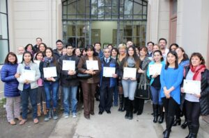 Hijos de funcionarios de salud son reconocidos por méritos académicos