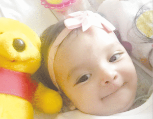 Niña con enfermedad terminal espera ser trasladada a Santiago