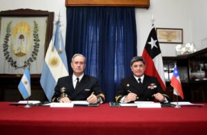 15 años de reuniones bilaterales entre las Armadas chilena y argentina
