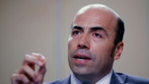 Contralor liderará defensa judicial del organismo en controversia con Codelco