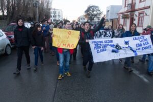 Alumnos en paro “funan” reinicio de actividades y Seremi de Educación mediará en conflicto