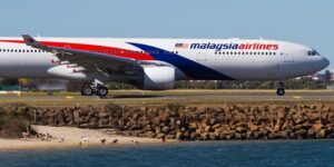 Avión retorna de emergencia tras aviso de bomba