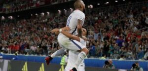 Chile vence a Camerún con goles de Vidal y Vargas, y el videoarbitraje como 'protagonista