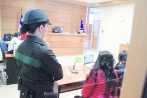 Conductora argentina fue formalizada  por volcamiento que dejó con graves lesiones a una acompañante
