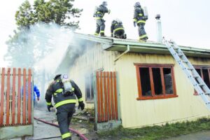 Incendio destruyó vivienda en Puerto Natales