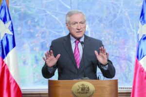 Presidente de Bolivia vuelve a tuitear  tras desafío de canciller Muñoz