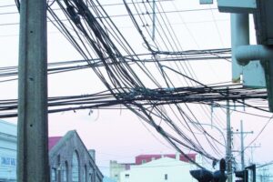 Serviu llamará a licitación para  soterramiento de cableado aéreo