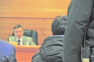 Adolescente argentino fue formalizado  negando ingreso a casa de amigo para robar