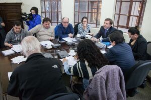 Duras discrepancias entre concejales y alcalde Radonich en concejo municipal