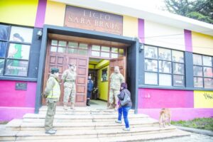 En el Liceo Sara Braun  llamaron a Carabineros