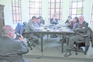 Concejo Municipal aprobó modificación presupuestaría y el lunes habrá clases