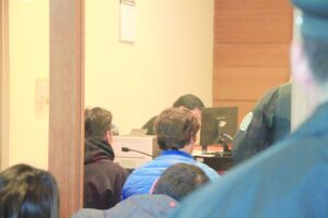 Dos jóvenes fueron detenidos tras ser denunciados por violar a menor de 17 años