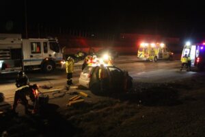 Mujer se quedó dormida y chocó  de frente en la ruta: dos lesionados