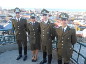 Magallánicos integrantes de la Escuela de  Carabineros compartieron sus experiencias