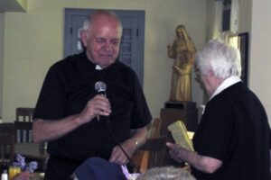Falleció el sacerdote Harry Peterson Buckler