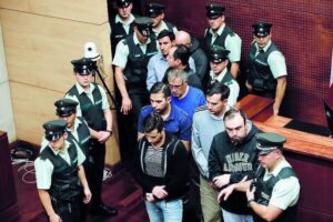 Defensas divididas en  torno a levantar secreto  de la investigación