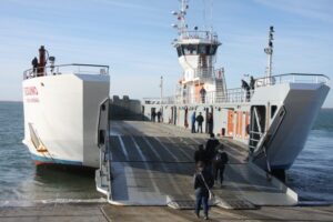 Con recurso quieren obligar al Gobierno  argentino a concretar conectividad marítima
