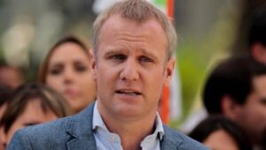 Diferencias en negociación  de Chile Vamos se mantienen y partidos esperan definición  de Felipe Kast