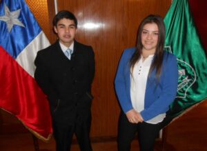 Destacan esfuerzo de natalino y joven de Puerto Williams en proceso de postulación a la Escuela de Formación de Carabineros