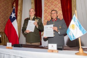 Chile y Argentina firmaron nuevo acuerdo de colaboración antártica