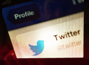 Twitter sigue en caída: registra nuevas pérdidas y se estanca número de usuarios