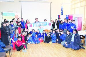 Más de 60 niños, niñas y jóvenes opinaron y propusieron cómo mejorar su entorno educativo