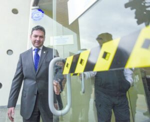 Investigan a jefa de Cenco por  millonario fraude en Carabineros