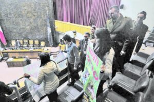 Senado aprueba informe y despacha a ley proyecto de aborto en 3 causales