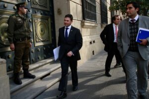 Carabineros ha desvinculado  a 17 funcionarios de Finanzas