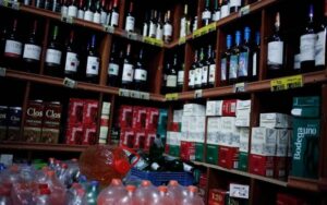 Senda advierte de “superávit” de patentes de alcohol en Región de Magallanes