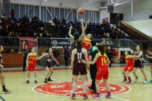 Español derrotó a San Miguel y se consagró campeón en la categoría U15
