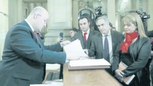 Chile Vamos oficializa requerimiento ante el Tribunal Constitucional