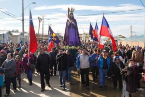 Más de tres mil personas dieron vida  a la procesión de Jesús Nazareno
